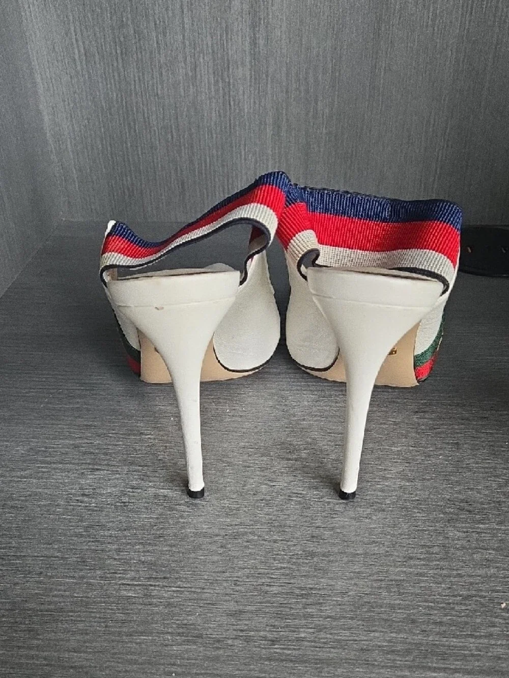 Gucci White Pointed-Toe Slingback Flats with Red-Blue Ribbon - Picture 3 of 7